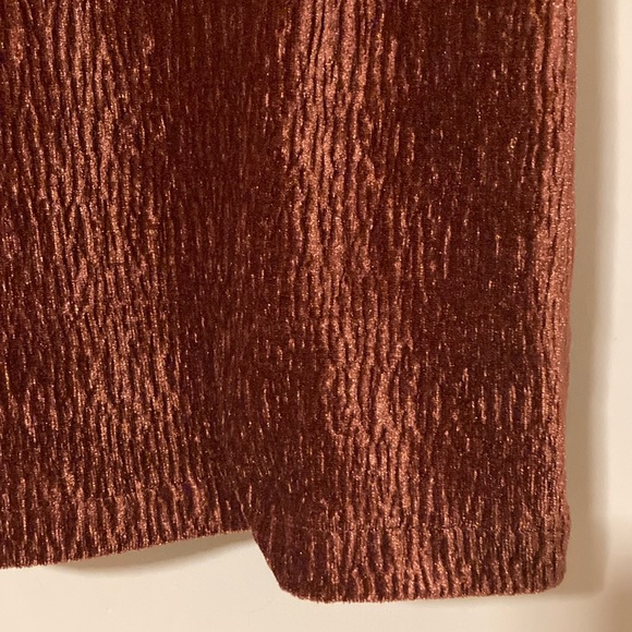 Texture & Thread Velvet Top - Picture 2 of 7